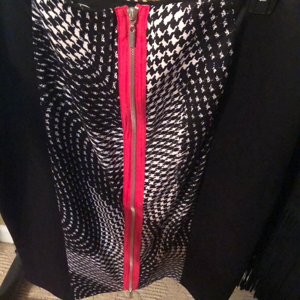 Skirt - Picture 2 of 2